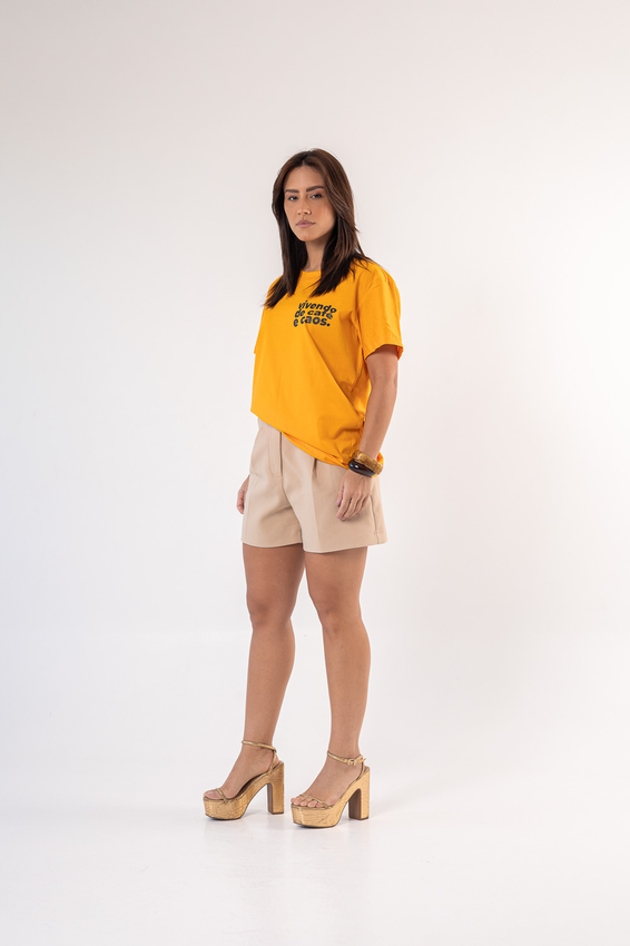 Tshirt MAX -  Vivendo de café e caos